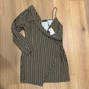 PrettyLittleThing Green and White Asymmetrical Bodycon Dress